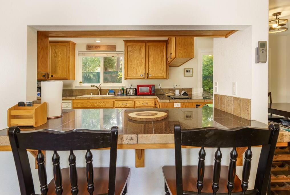 Acorn House - Charming House In Green Heaven With Pool Table With Lovely Backyard Oakhurst Luaran gambar