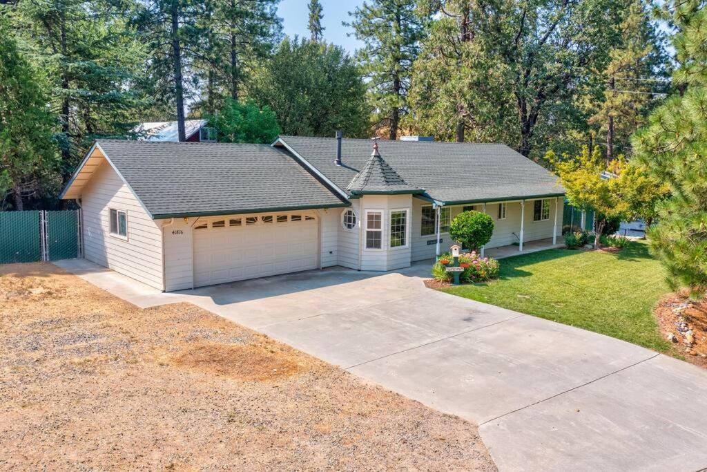 Acorn House - Charming House In Green Heaven With Pool Table With Lovely Backyard Oakhurst Luaran gambar