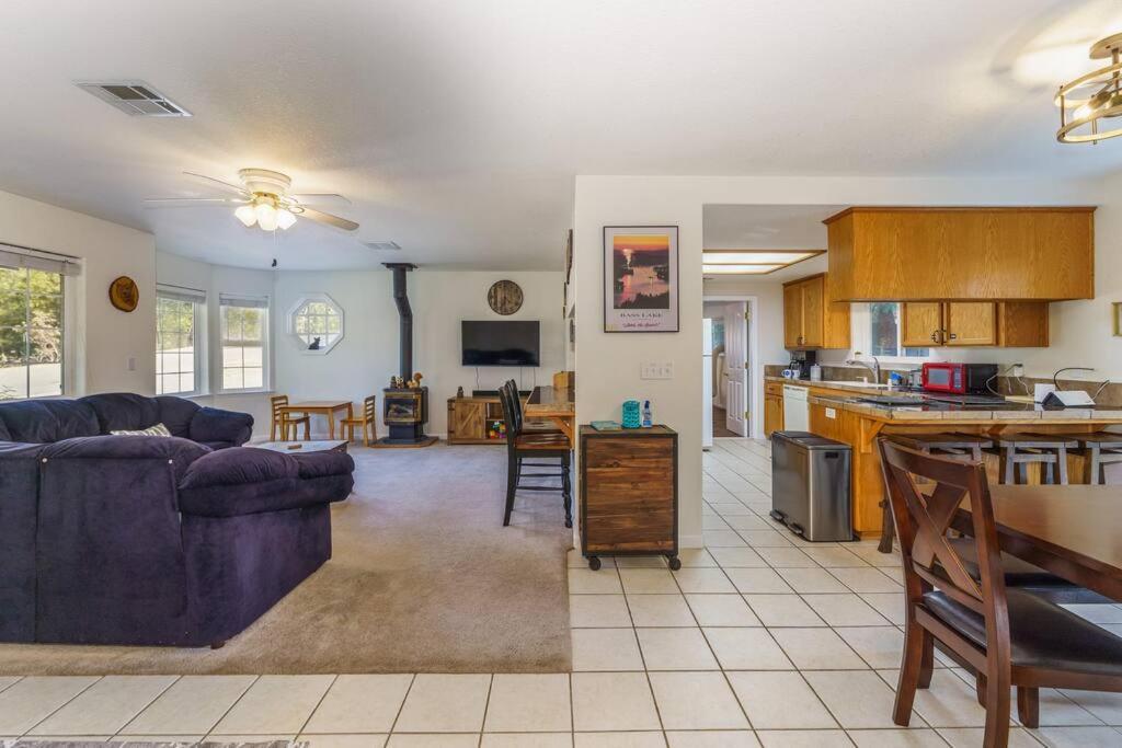 Acorn House - Charming House In Green Heaven With Pool Table With Lovely Backyard Oakhurst Luaran gambar