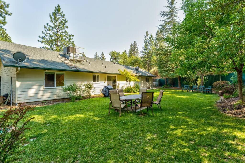 Acorn House - Charming House In Green Heaven With Pool Table With Lovely Backyard Oakhurst Luaran gambar