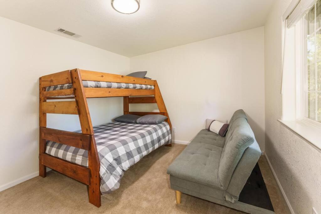 Acorn House - Charming House In Green Heaven With Pool Table With Lovely Backyard Oakhurst Luaran gambar