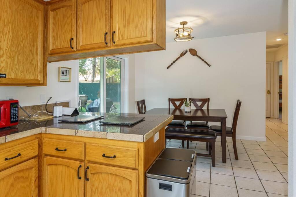 Acorn House - Charming House In Green Heaven With Pool Table With Lovely Backyard Oakhurst Luaran gambar