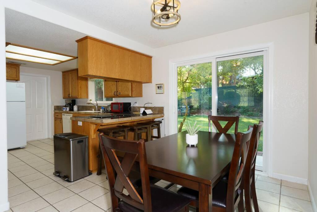 Acorn House - Charming House In Green Heaven With Pool Table With Lovely Backyard Oakhurst Luaran gambar