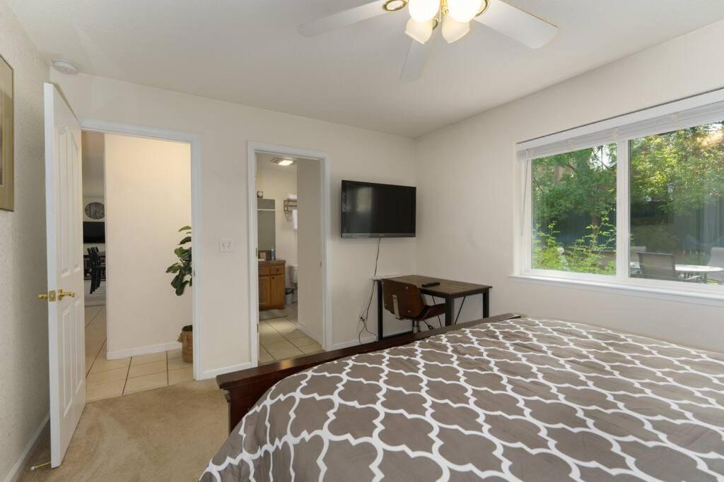 Acorn House - Charming House In Green Heaven With Pool Table With Lovely Backyard Oakhurst Luaran gambar